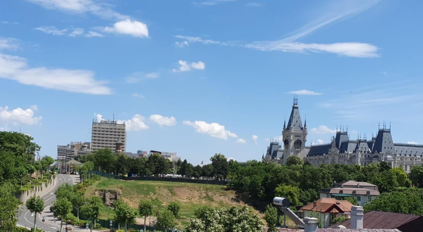 Hotel Palas Grand View Iasi Exteriör bild