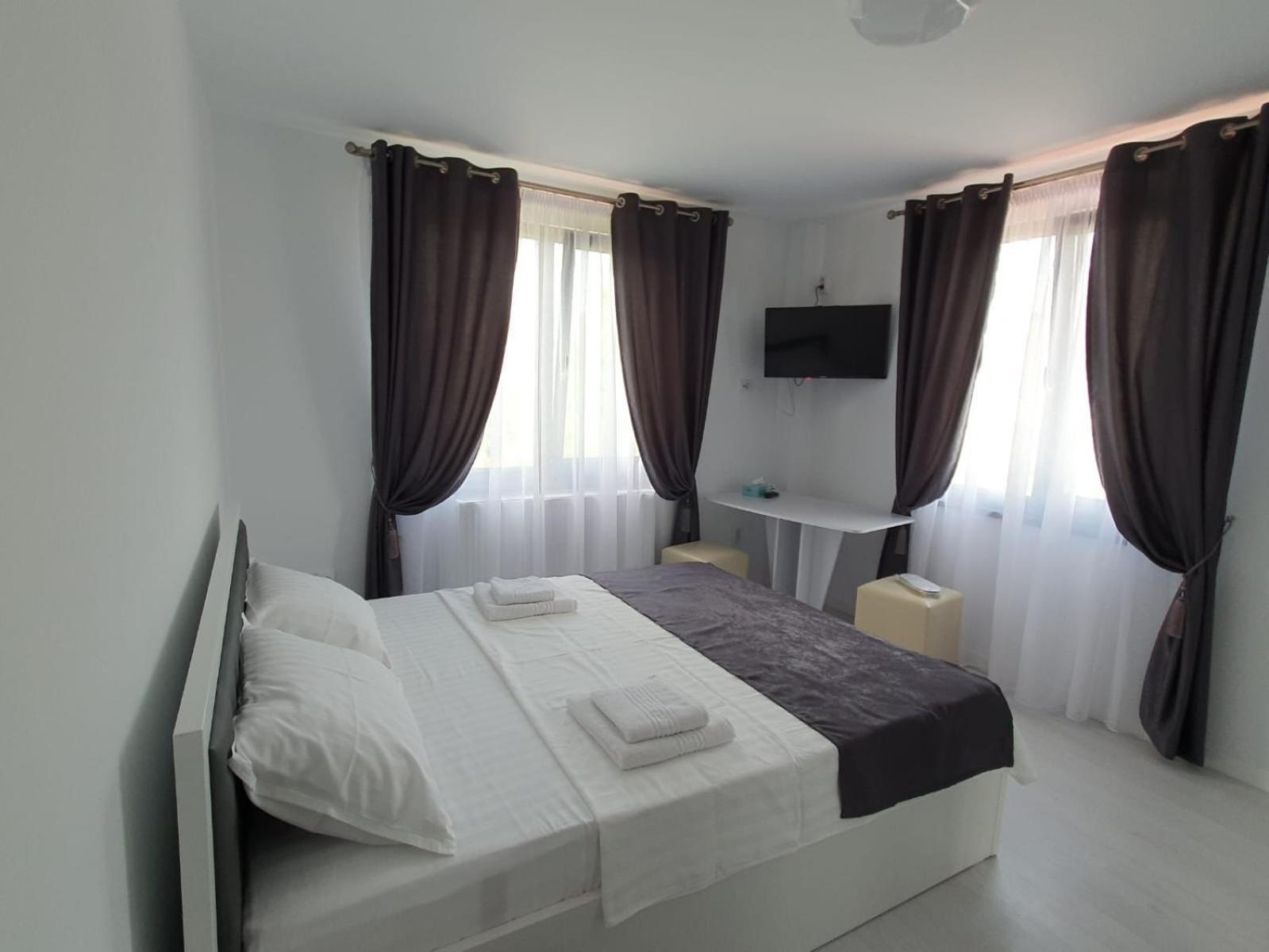 Hotel Palas Grand View Iasi Exteriör bild